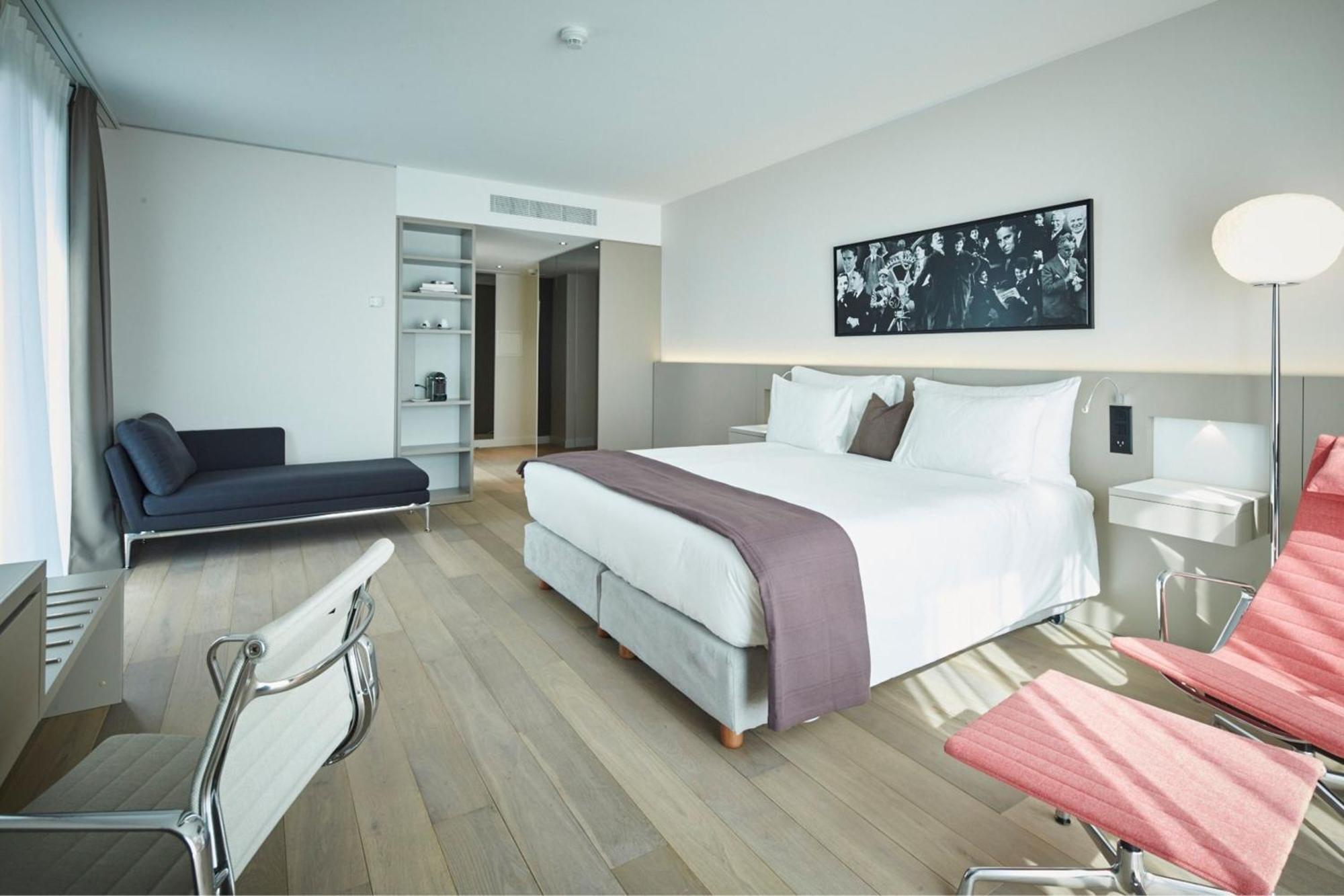 Spacious Double Room City View