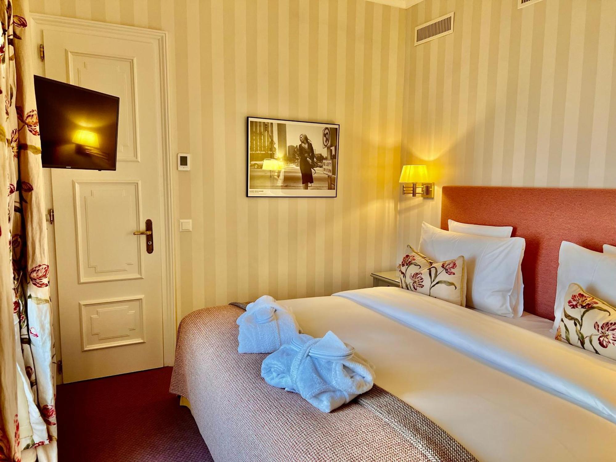 King Suite with Balcony,1742573276:JPEG